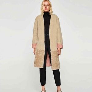 ZARA Ecru Teddy Sherpa Coat – Size XS
In perfect condition.